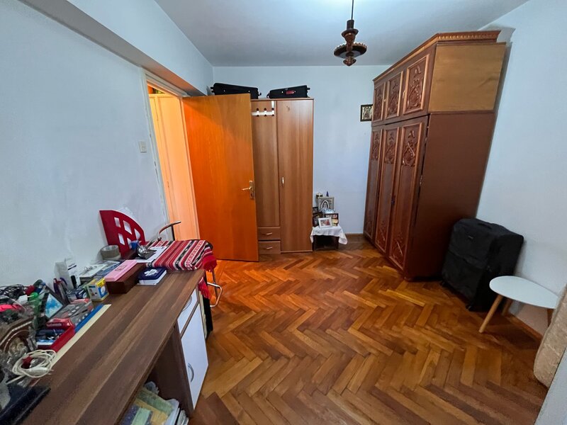 Baba Novac Titan - langa Parc IOR