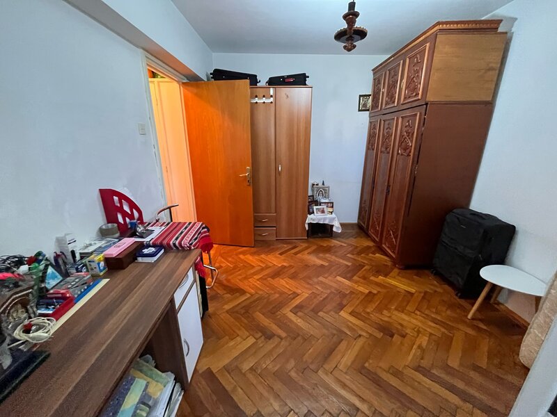 Baba Novac Titan - langa Parc IOR