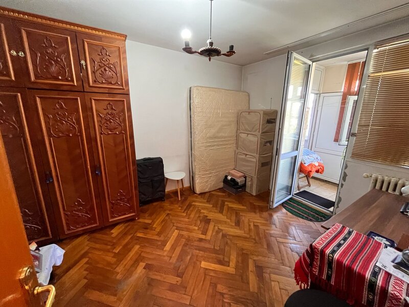 Baba Novac Titan - langa Parc IOR